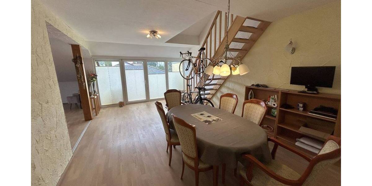 Etagenwohnung Völklingen / Fürstenhausen Fürstenhausen - 5 Zimmer, 116 m&sup2;, 225.000&euro; | Angebot:25928119