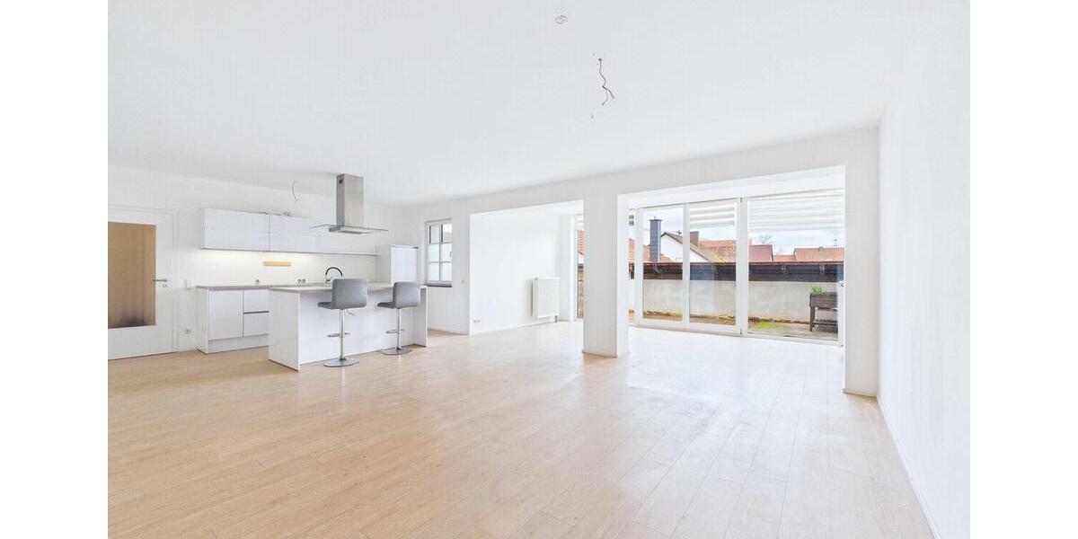 Etagenwohnung Saarlouis - 3 Zimmer, 117 m&sup2;, 1.150&euro; | Angebot:25782412