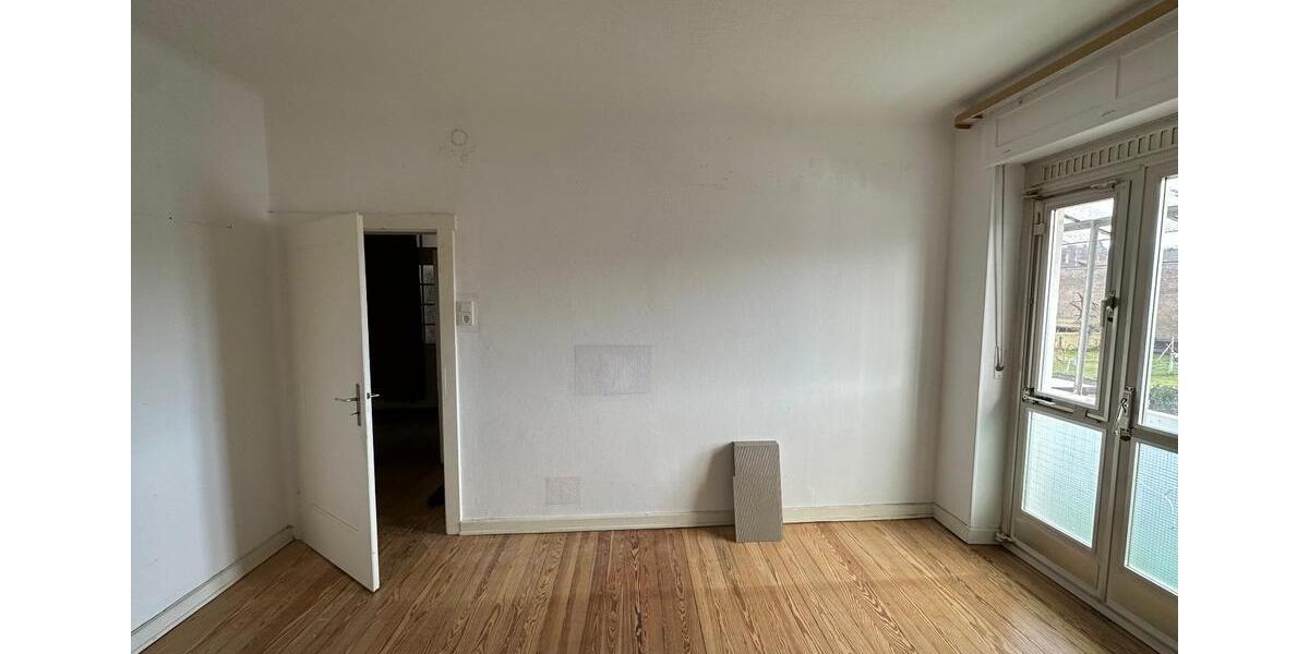 Etagenwohnung Saarbrücken Brebach-Fechingen - 4 Zimmer, 85 m&sup2;, 650&euro; | Angebot:25150577