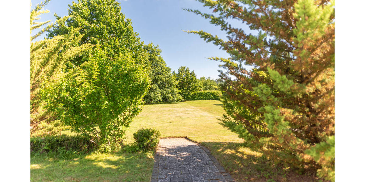 Einfamilienhaus Überherrn Altforweiler - 8 Zimmer, 188 m&sup2;, 2.100&euro; | Angebot:25706634