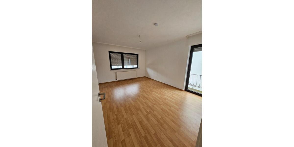 Etagenwohnung Saarlouis - 3 Zimmer, 81 m&sup2;, 780&euro; | Angebot:25590853