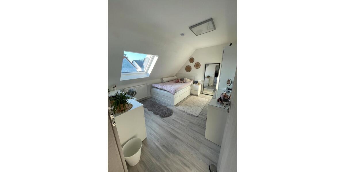 Dachgeschoßwohnung Homburg - 4 Zimmer, 110 m&sup2;, 950&euro; | Angebot:25300674