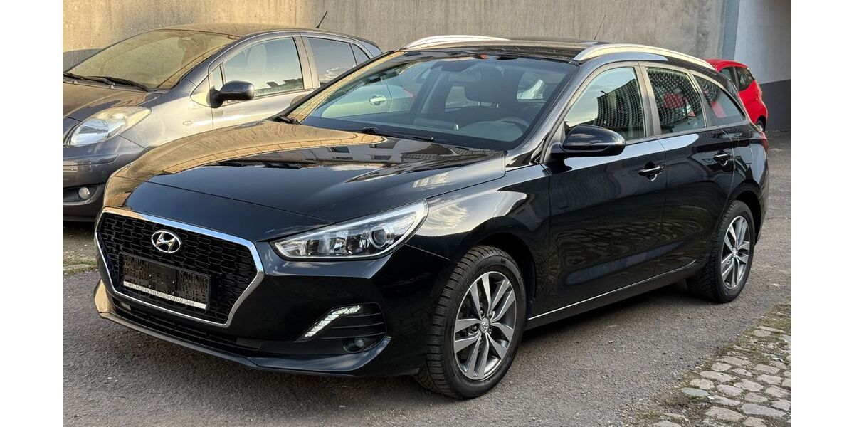 Hyundai i30 55.000 km 15.300 &euro; Saarbrücken - Burbach 66115