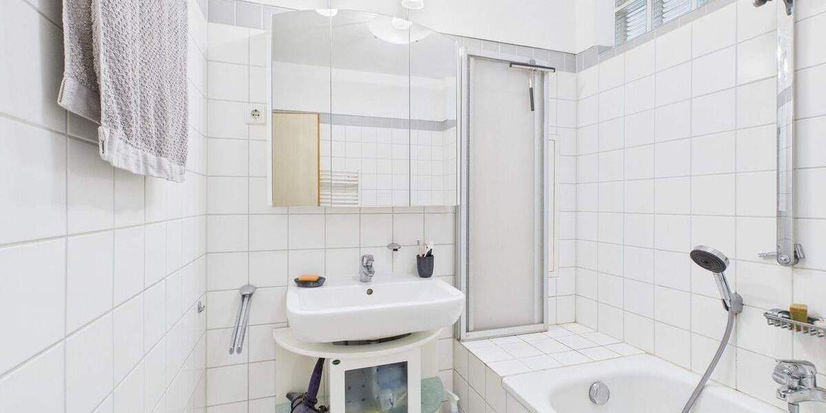 Etagenwohnung Saarbrücken Eschberg - 3 Zimmer, 80 m&sup2;, 168.000&euro; | Angebot:25666421