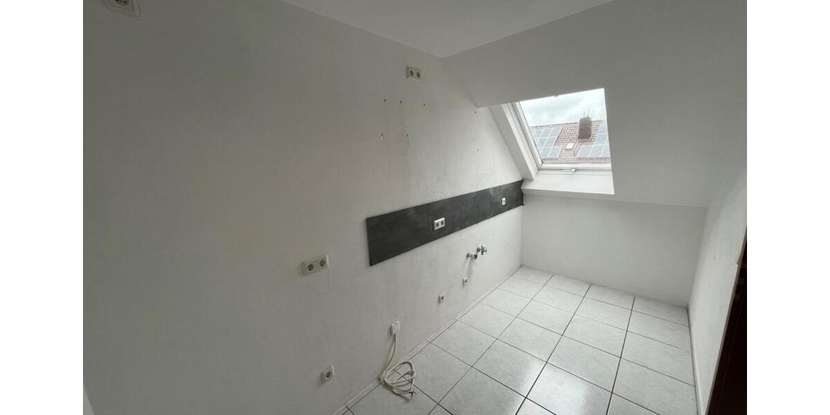 Dachgeschoßwohnung Völklingen - 4 Zimmer, 98 m&sup2;, 640&euro; | Angebot:25869334