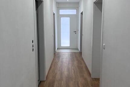 Wohnung Neunkirchen Heinitz - 3 Zimmer, 102 m&sup2;, 950&euro; | Angebot:25126735