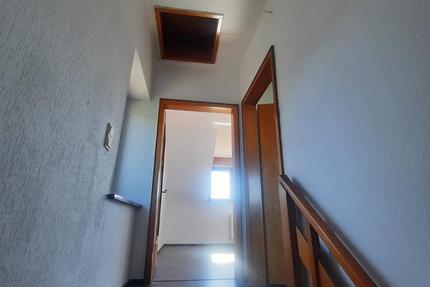Haus Heusweiler - 4 Zimmer, 120 m&sup2;, 1.000&euro; | Angebot:26692027