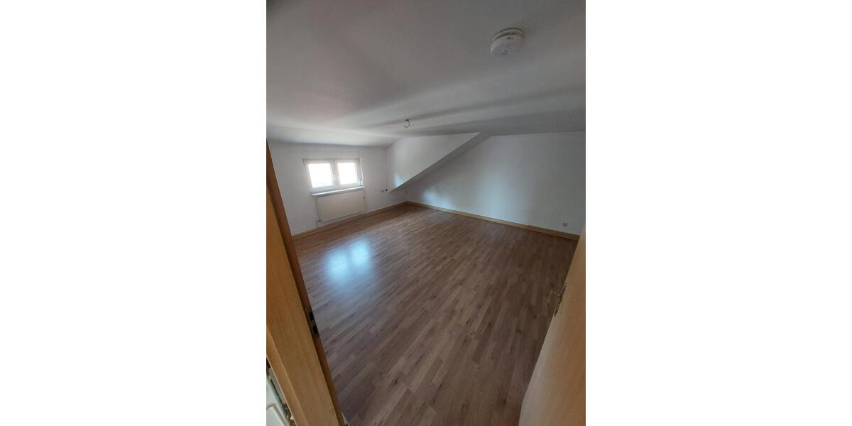 Dachgeschoßwohnung Rehlingen-Siersburg Siersburg - 3.5 Zimmer, 99 m&sup2;, 920&euro; | Angebot:26691783
