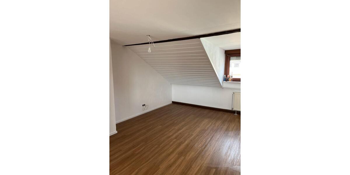 Dachgeschoßwohnung Neunkirchen - 2 Zimmer, 65 m&sup2;, 490&euro; | Angebot:25921066