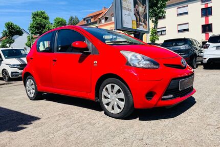 Toyota Aygo (X) 61.000 km 4.700 &euro; Saarbrücken 66115