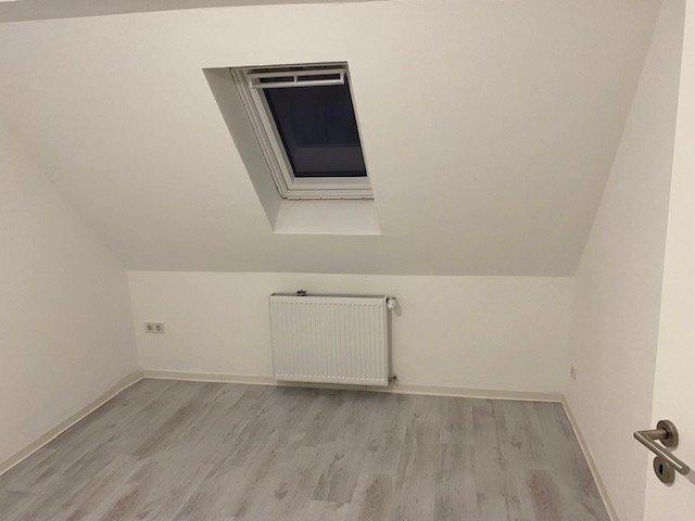 Dachgeschoßwohnung Illingen - 2 Zimmer, 45 m&sup2;, 500&euro; | Angebot:26619285