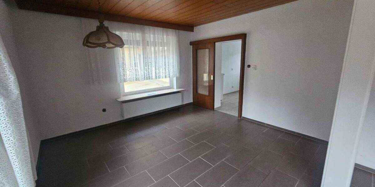 Einfamilienhaus Ottweiler - 5 Zimmer, 110 m&sup2;, 225.000&euro; | Angebot:25702877
