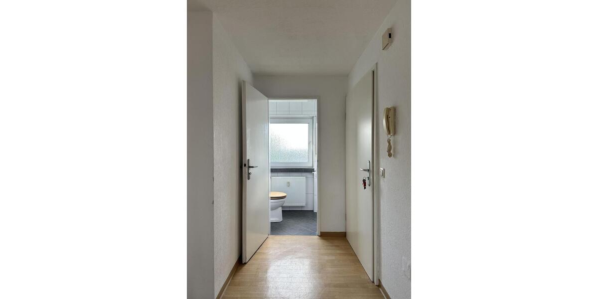 Dachgeschoßwohnung Saarbrücken Neue Bremm - 3.5 Zimmer, 98 m&sup2;, 950&euro; | Angebot:24224590