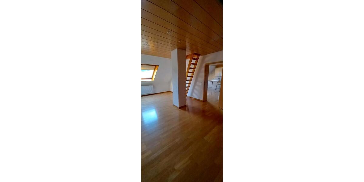Dachgeschoßwohnung Saarwellingen - 2 Zimmer, 60 m&sup2;, 595&euro; | Angebot:26635861