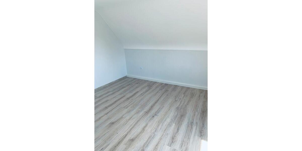 Dachgeschoßwohnung Homburg - 1 Zimmer, 67 m&sup2;, 650&euro; | Angebot:25944439