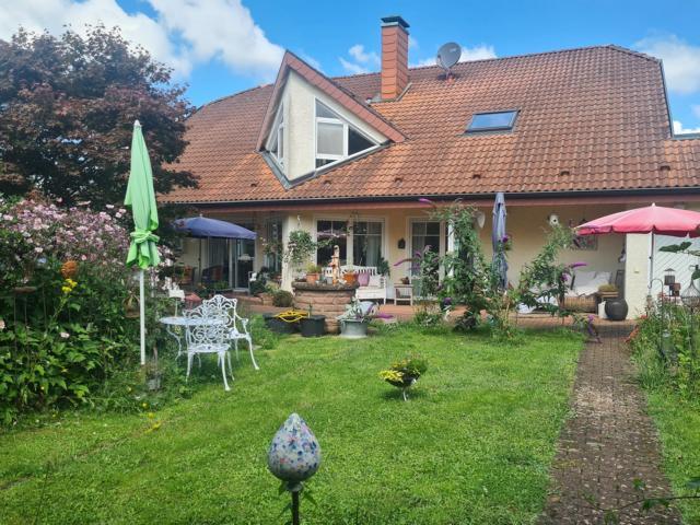 Großzügiges Wohnhaus mit Einliegerwohnung in Höhenlage von Neunkirchen - Einfamilienhaus Neunkirchen | Angebot:20764360