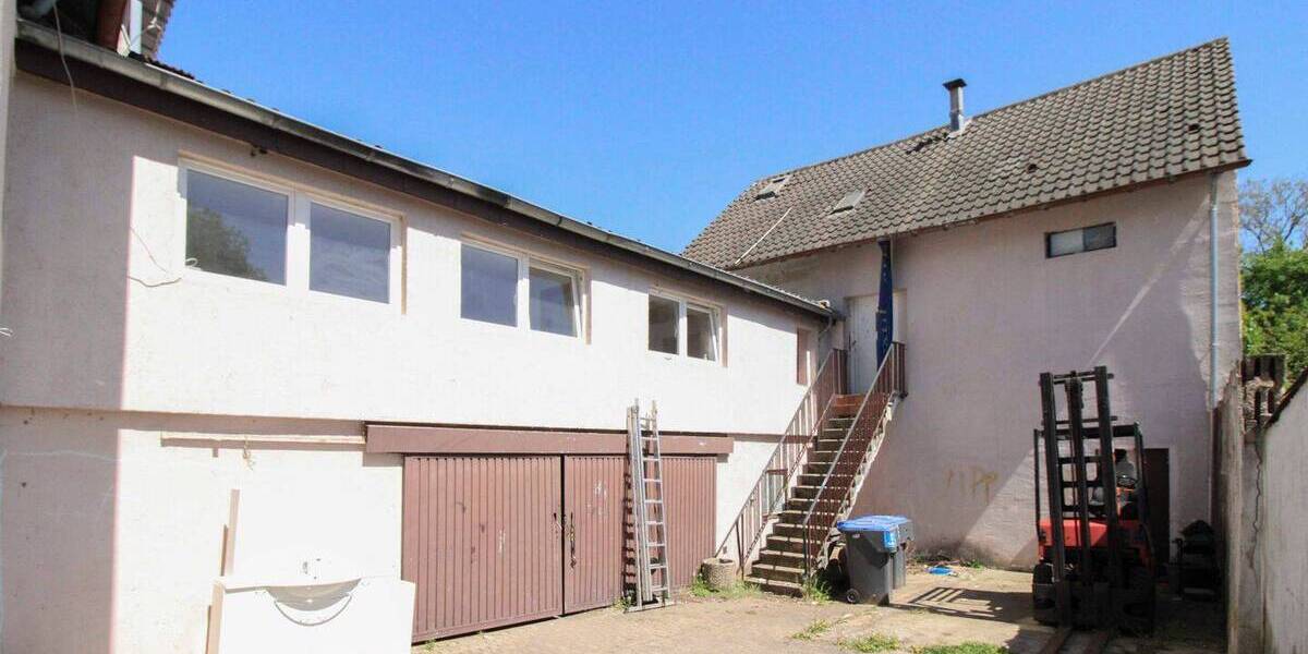 Einfamilienhaus Saarbrücken Burbach - 7 Zimmer, 148 m&sup2;, 230.000&euro; | Angebot:26723642
