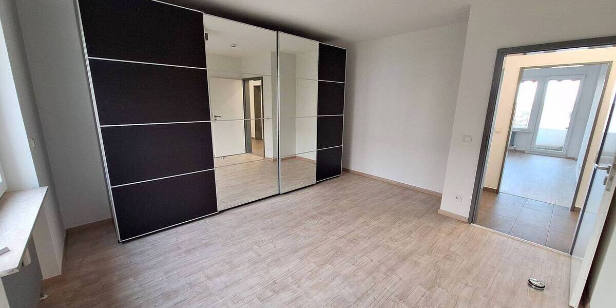 Etagenwohnung Saarbrücken Eschberg - 3 Zimmer, 82 m&sup2;, 189.000&euro; | Angebot:25695188