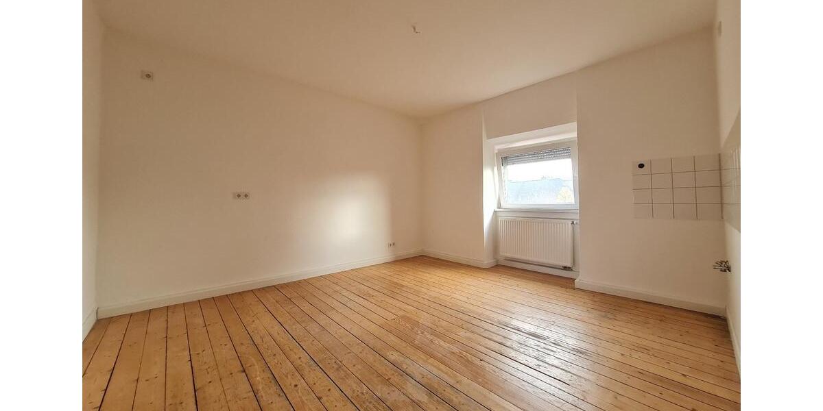 Etagenwohnung Saarbrücken West - 5 Zimmer, 100 m&sup2;, 850&euro; | Angebot:26182664