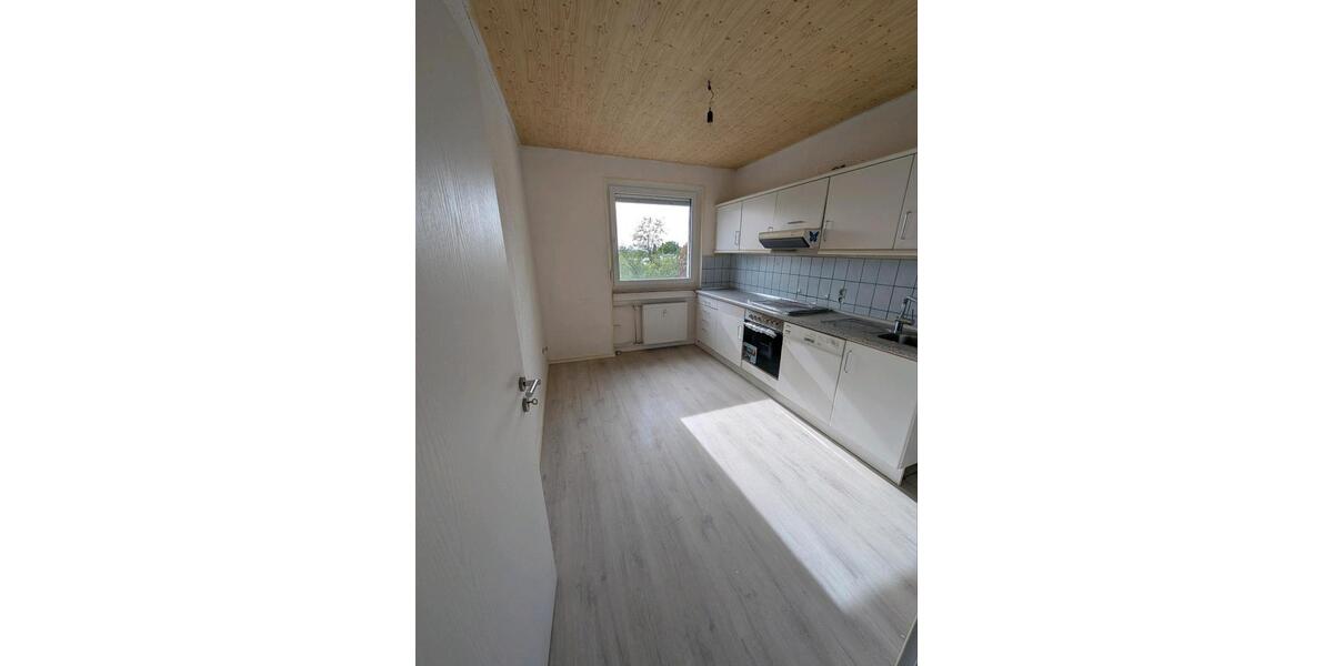 Etagenwohnung Saarbrücken Eschberg - 5 Zimmer, 132 m&sup2;, 1.185&euro; | Angebot:26398758