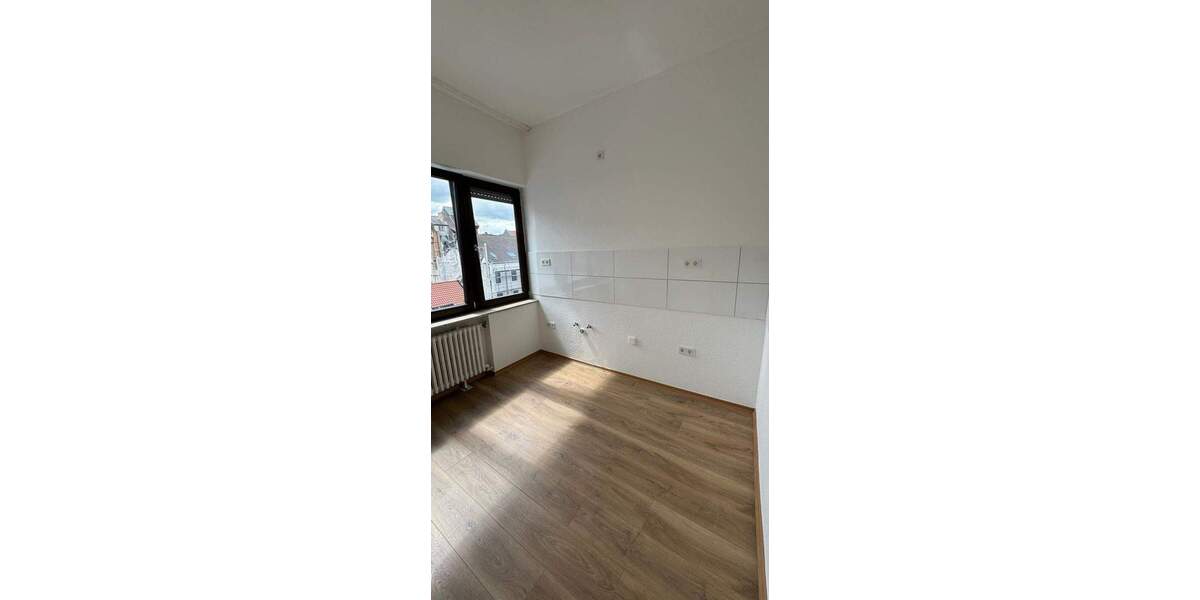 Zimmer Saarbrücken St Johann - 4 Zimmer, 137 m&sup2;, 895&euro; | Angebot:25699900