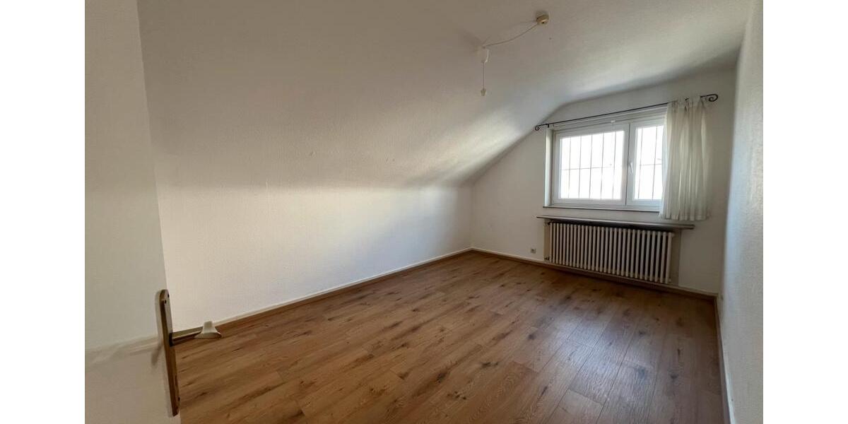 Etagenwohnung Saarbrücken - 4 Zimmer, 75 m&sup2;, 650&euro; | Angebot:25309120