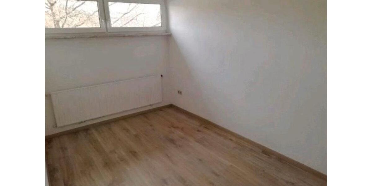 Etagenwohnung Schiffweiler - 5 Zimmer, 85 m&sup2;, 700&euro; | Angebot:25379468