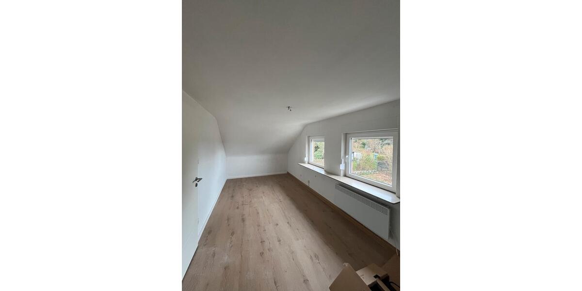 Dachgeschoßwohnung Saarbrücken St. Arnual - 3 Zimmer, 60 m&sup2;, 550&euro; | Angebot:26649521