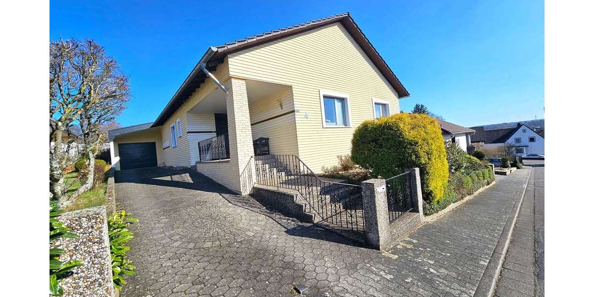 Einfamilienhaus Waldmohr - 8 Zimmer, 215 m&sup2;, 549.000&euro; | Angebot:25812542