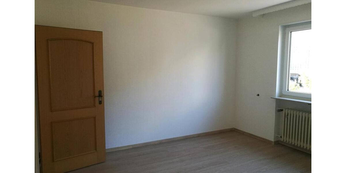 Erdgeschoßwohnung Homburg - 3.5 Zimmer, 119 m&sup2;, 1.050&euro; | Angebot:25235611