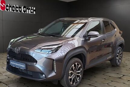 Toyota Yaris Cross 11.780 km 26.480 &euro; Schiffweiler 66578