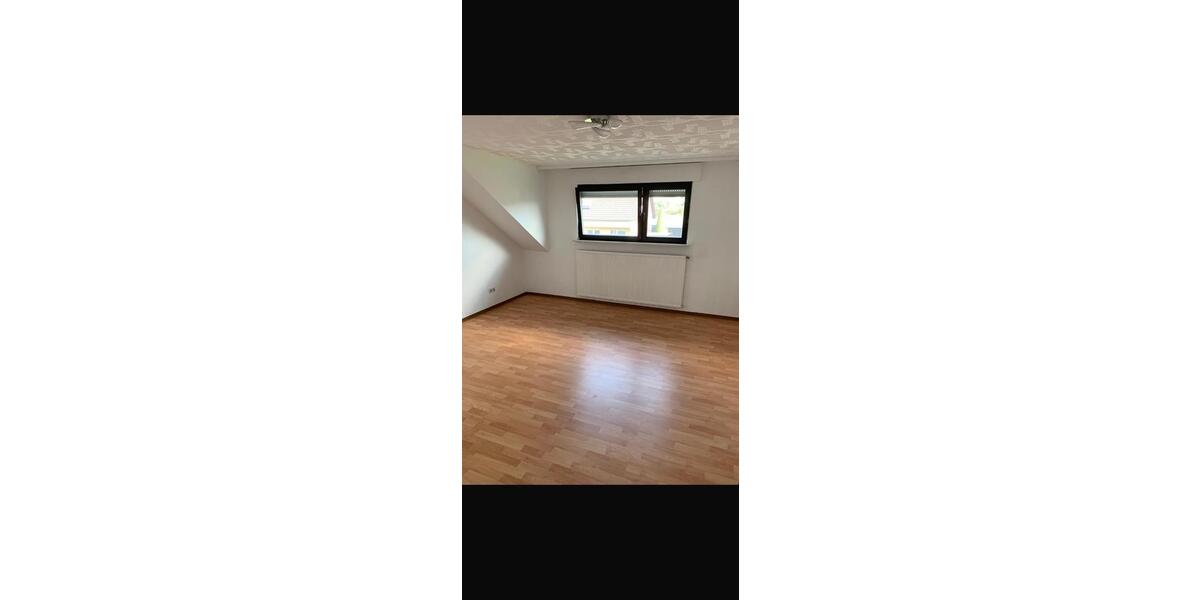 Etagenwohnung Saarwellingen - 4 Zimmer, 120 m&sup2;, 850&euro; | Angebot:25370248