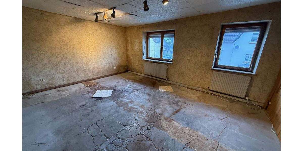 Einfamilienhaus Quierschied Göttelborn - 7 Zimmer, 123 m&sup2;, 99.000&euro; | Angebot:25695588