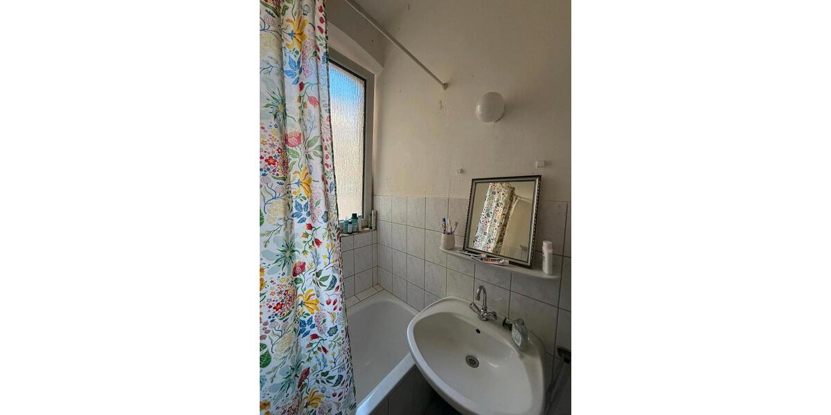 Erdgeschoßwohnung Saarbrücken - 4 Zimmer, 100 m&sup2;, 820&euro; | Angebot:25440197