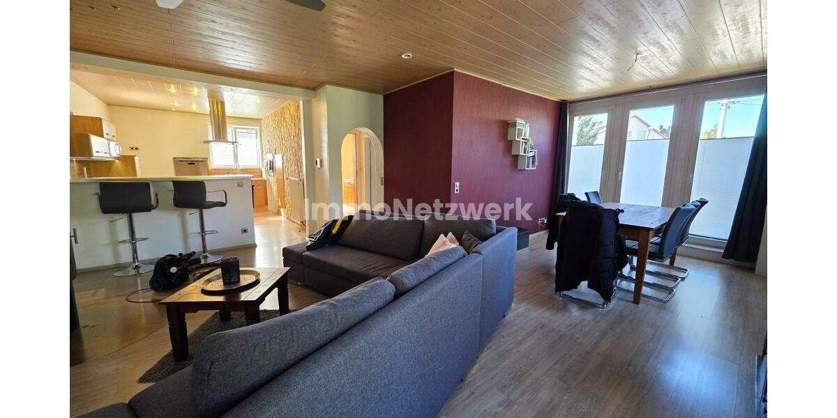 Etagenwohnung Neunkirchen/Saar Innenstadt - 3 Zimmer, 99 m&sup2;, 158.000&euro; | Angebot:25753816