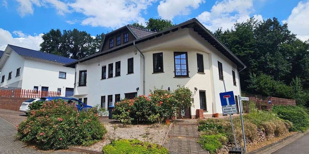 Einfamilienhaus Wadgassen - 8 Zimmer, 244 m&sup2;, 595.000&euro; | Angebot:26528286