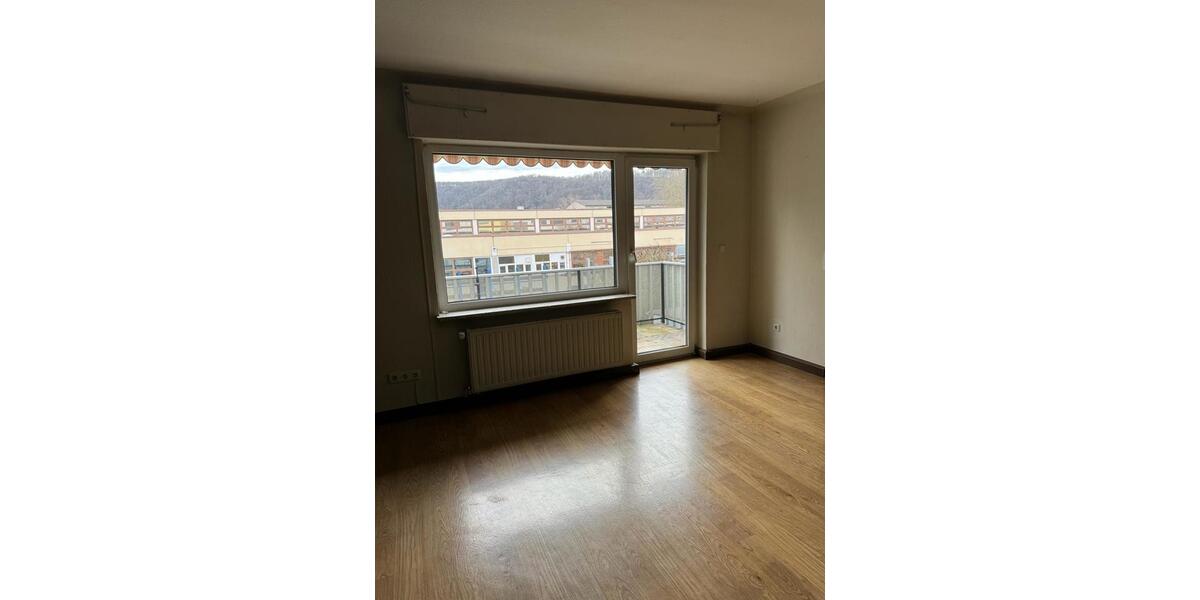 Etagenwohnung Dillingen (Saar) - 7 Zimmer, 135 m&sup2;, 980&euro; | Angebot:25973501