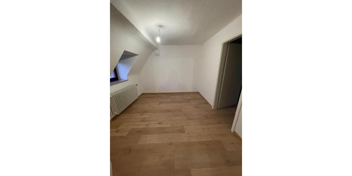 Etagenwohnung Zweibrücken - 4 Zimmer, 100 m&sup2;, 1.000&euro; | Angebot:23689511