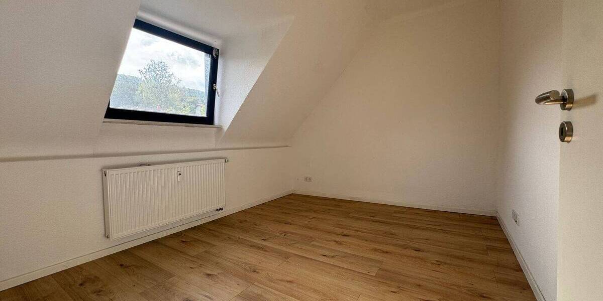 Helle sanierte 3-Zimmer-Dachgeschosswohnung in St. Ingbert-Rentrisch - Etagenwohnung Sankt Ingbert Rentrisch | Angebot:26774938