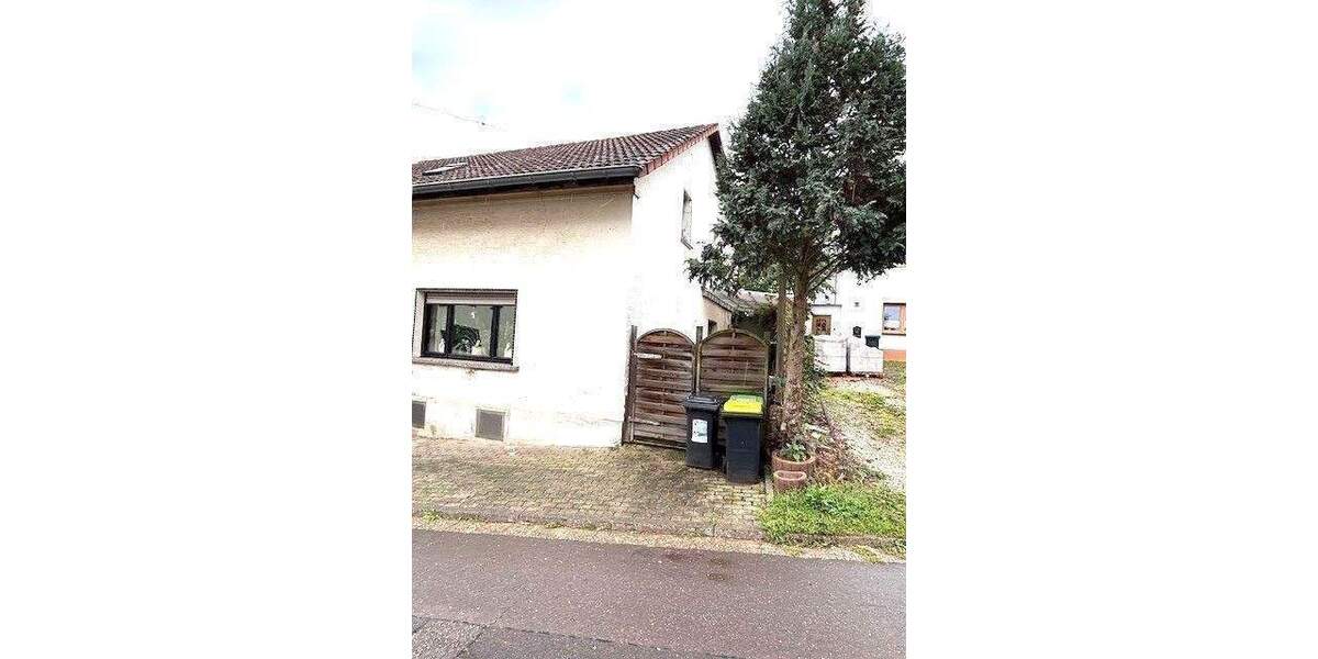 Einfamilienhaus Schwalbach Hülzweiler - 5 Zimmer, 123 m&sup2;, 129.000&euro; | Angebot:25667219