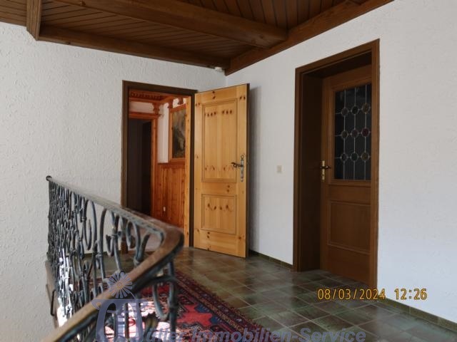 Schöne Landhaus-Villa in unverbaubarer Orts- und Waldrandlage von Homburg - Einfamilienhaus Homburg | Angebot:15024068