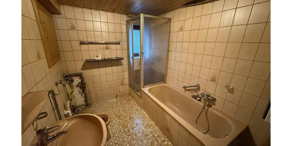 Einfamilienhaus Quierschied Göttelborn - 7 Zimmer, 123 m&sup2;, 99.000&euro; | Angebot:25695588