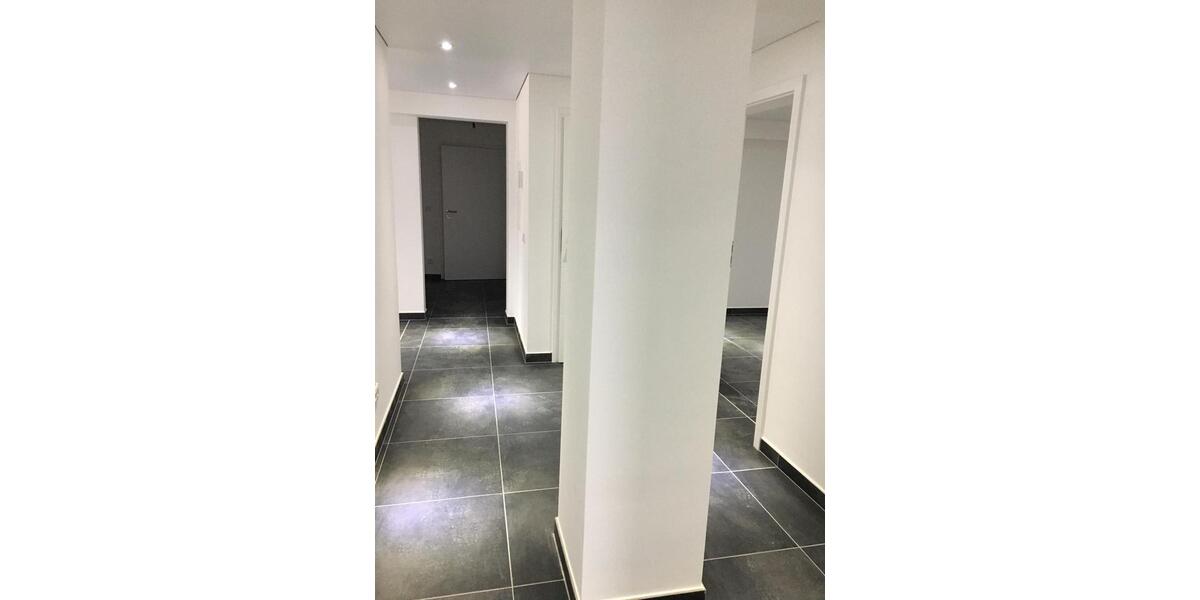 Etagenwohnung Schiffweiler - 3 Zimmer, 93 m&sup2;, 850&euro; | Angebot:25757326