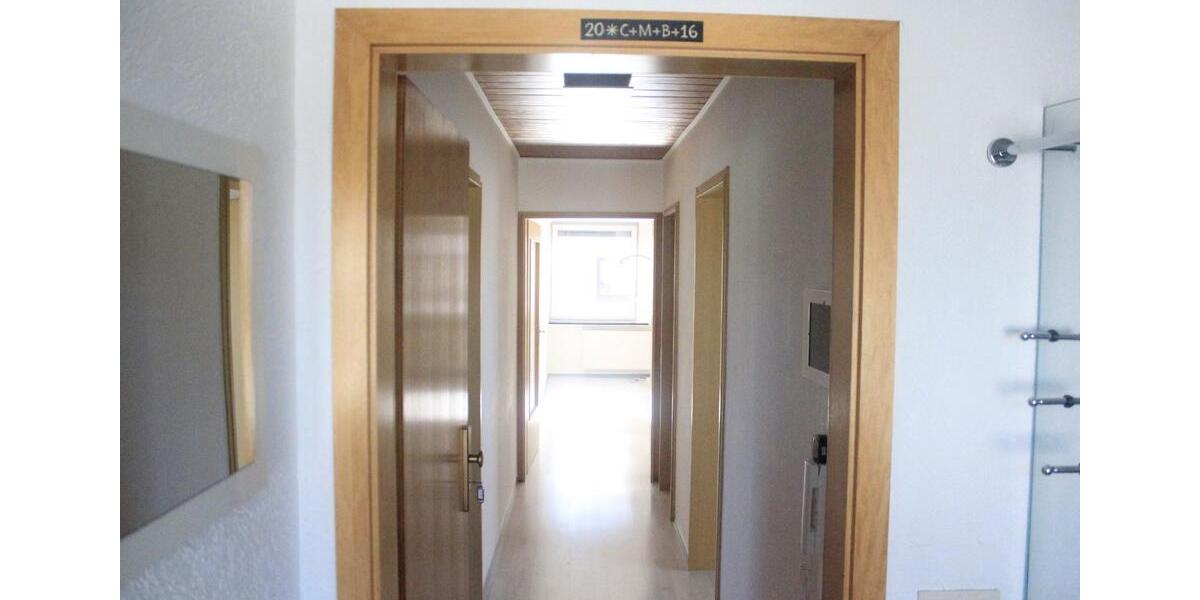 Dachgeschoßwohnung Riegelsberg - 3 Zimmer, 100 m&sup2;, 650&euro; | Angebot:26688709