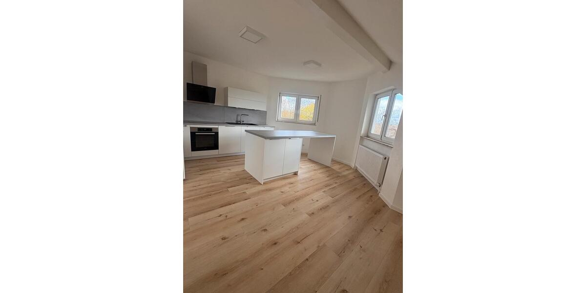 Dachgeschoßwohnung Saarlouis - 3 Zimmer, 80 m&sup2;, 770&euro; | Angebot:25945411