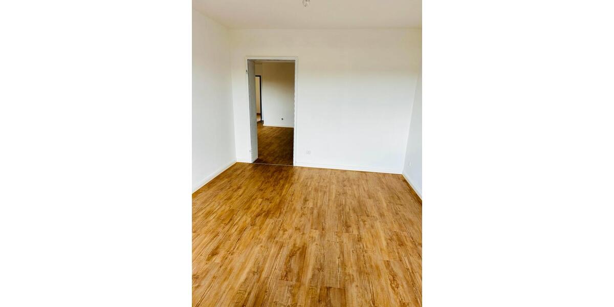 Etagenwohnung Heusweiler - 5 Zimmer, 100 m&sup2;, 700&euro; | Angebot:25944433