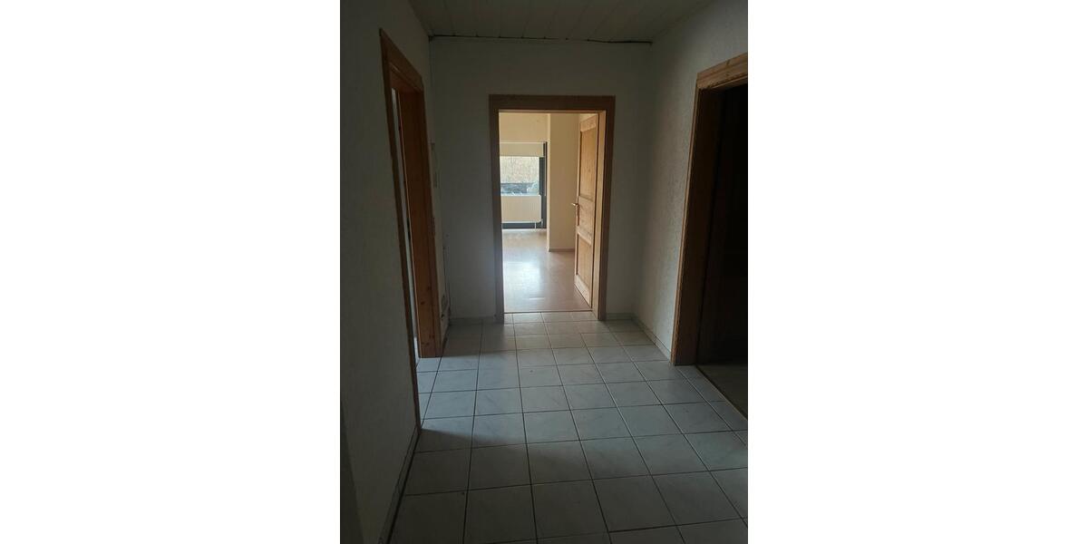 Etagenwohnung Völklingen - 3 Zimmer, 85 m&sup2;, 950&euro; | Angebot:24842830