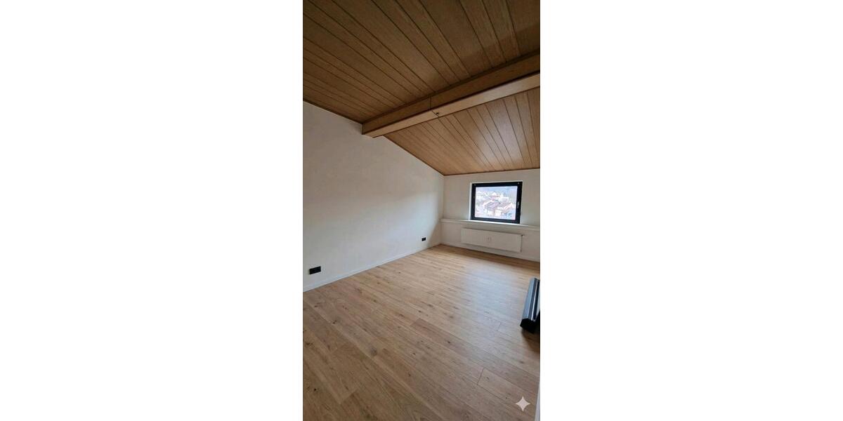 Etagenwohnung Sankt Ingbert - 2 Zimmer, 74 m&sup2;, 750&euro; | Angebot:25543037