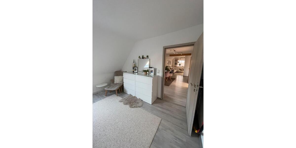 Dachgeschoßwohnung Homburg - 4 Zimmer, 110 m&sup2;, 950&euro; | Angebot:25300674