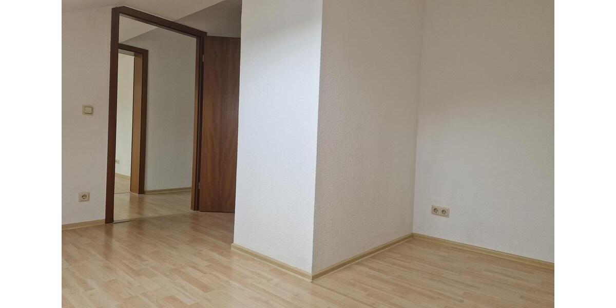 Dachgeschoßwohnung Saarbrücken Kieselhumes - 3.5 Zimmer, 115 m&sup2;, 995&euro; | Angebot:26478630